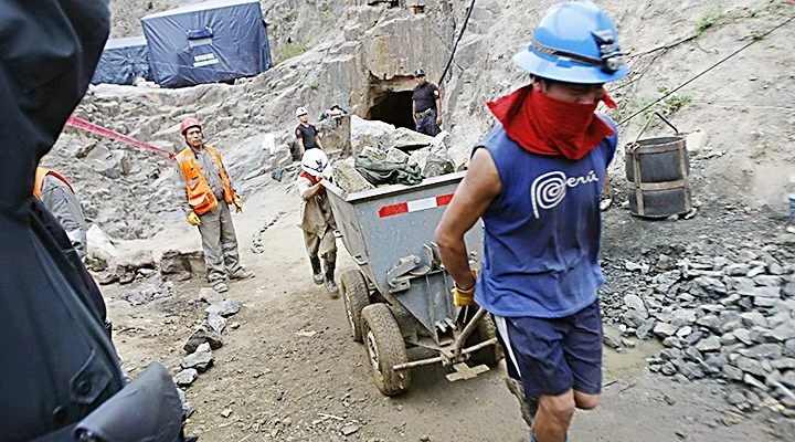 Lucha contra la minería informal debe mantenerse firme